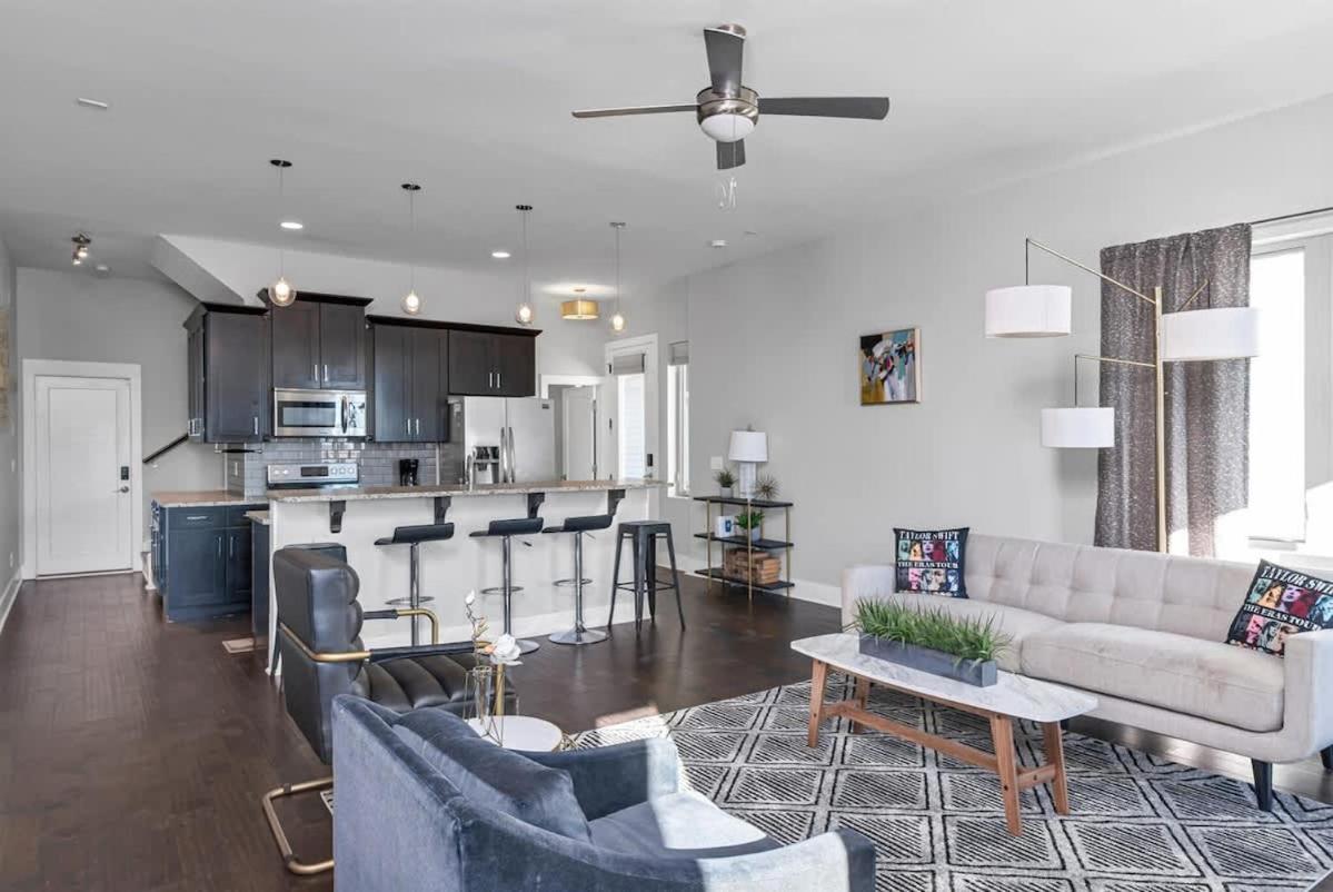 Taylors Nashville Home - Stunning Rooftop Views - 2