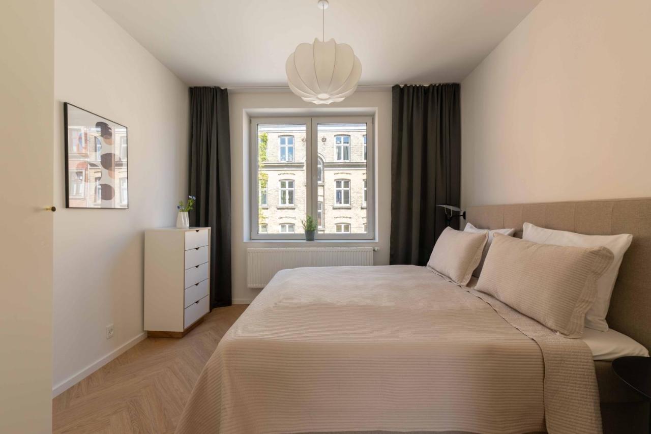 Newly Renovated 2BR with Balcony - 2