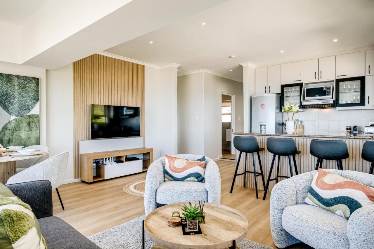 Ocean View 2 bed Apt in Camps Bay Skyline Heights - 4