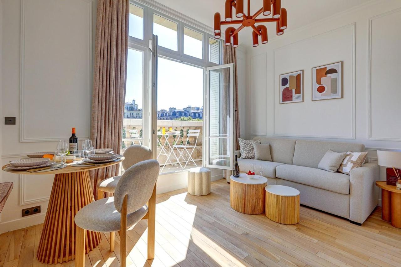 CIA - Luxurious Flat on Champs-Élysées