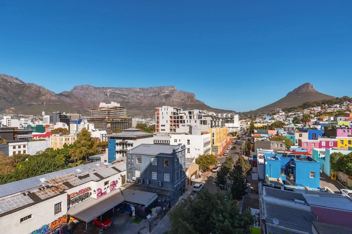 Bright & Chic Studio at The Rose - 2