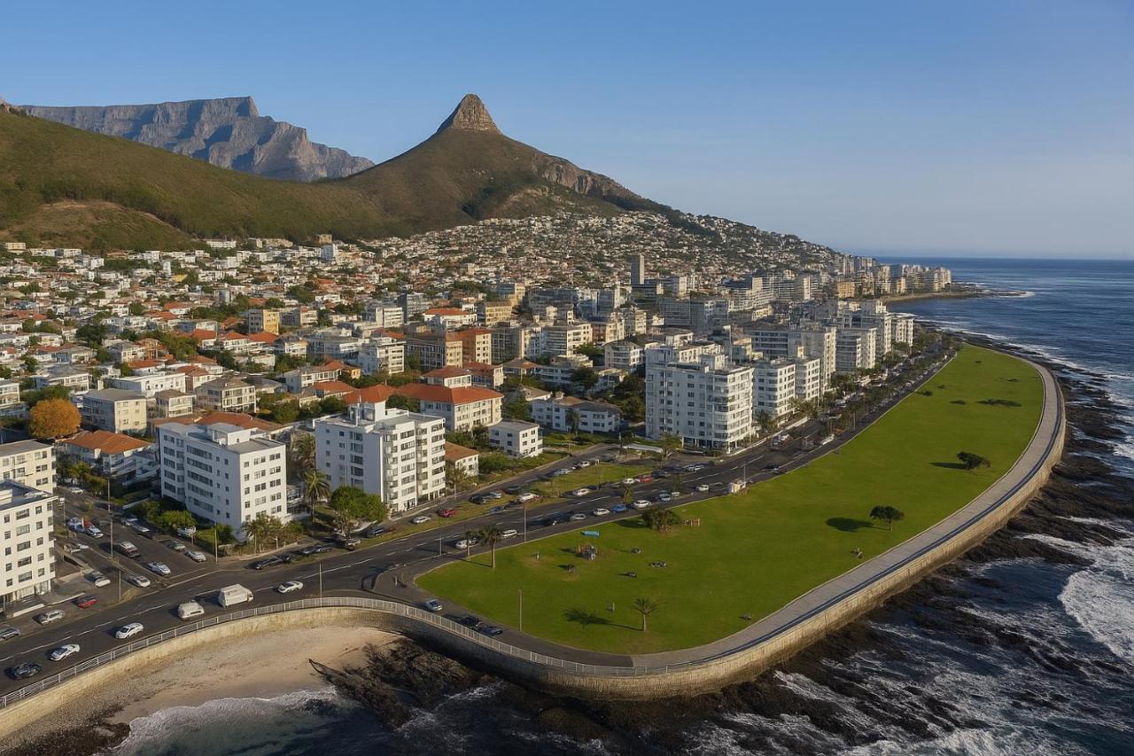 Urban Elephant Express, The Flamingo - 2