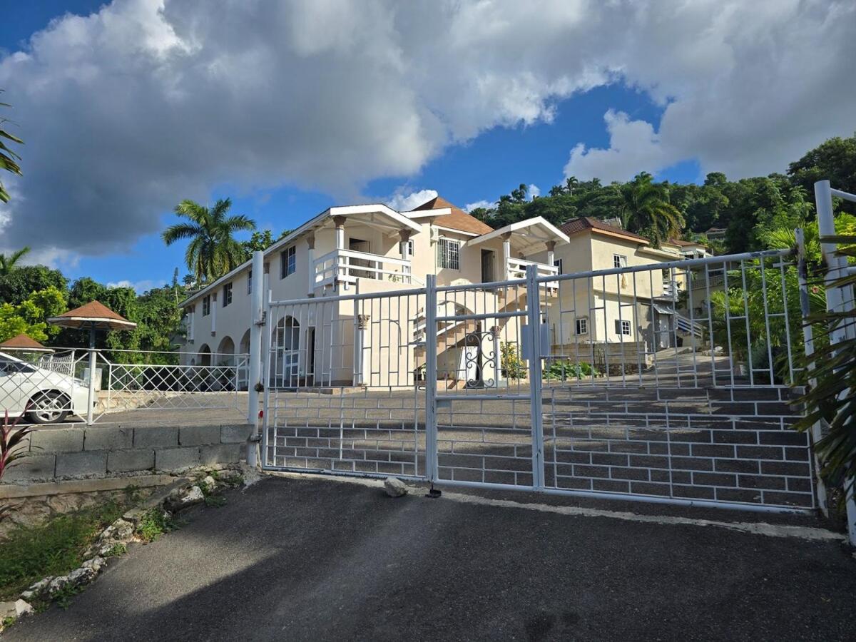 Sunset 22 by the Airport Apt#6 - 3