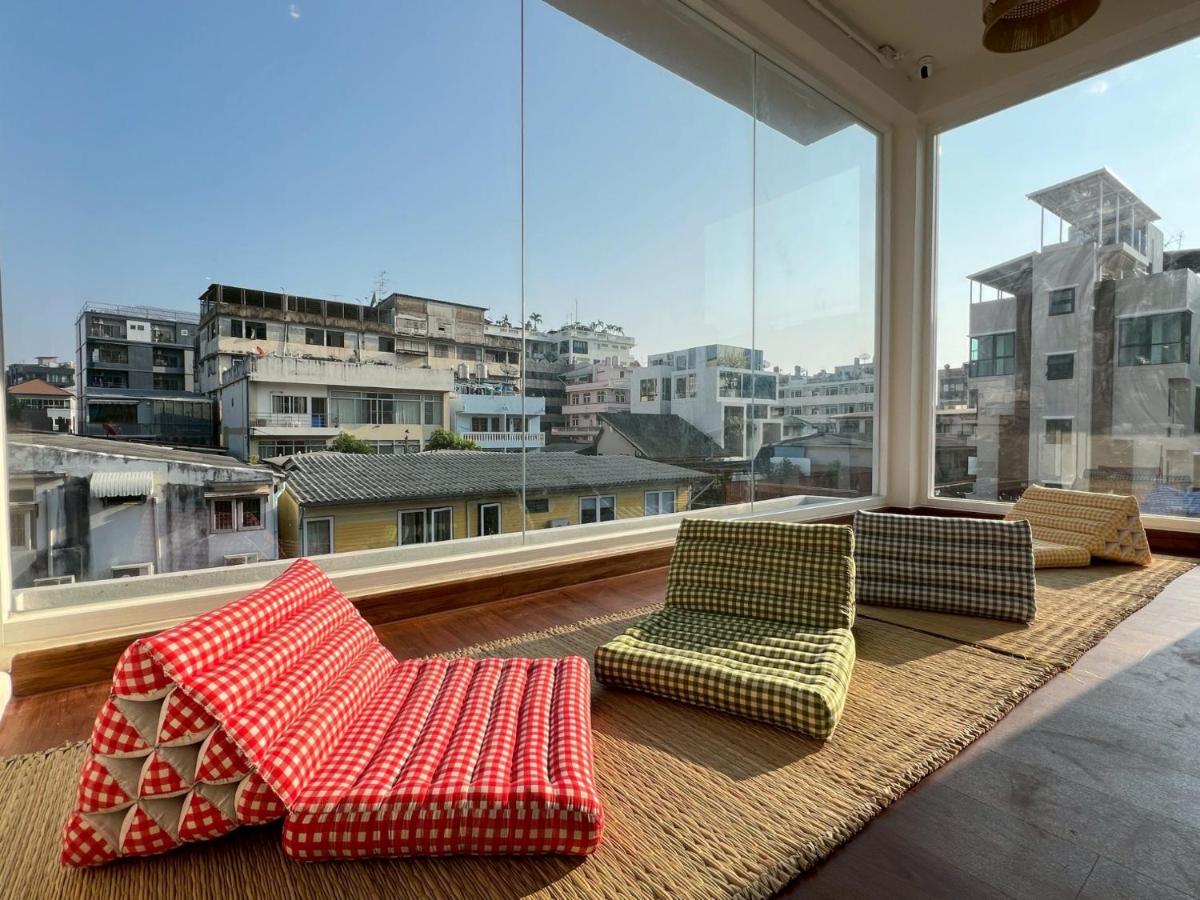 Ease at Sathorn Hostel and Coworking Space - 2