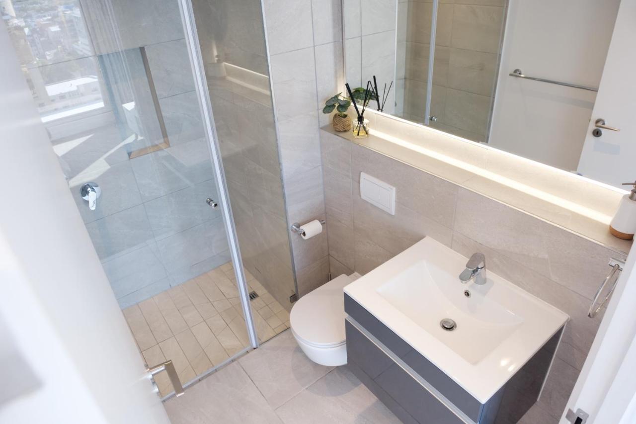 2101 The Rubik A Private City Sanctuary with Table Mountain Views - 2