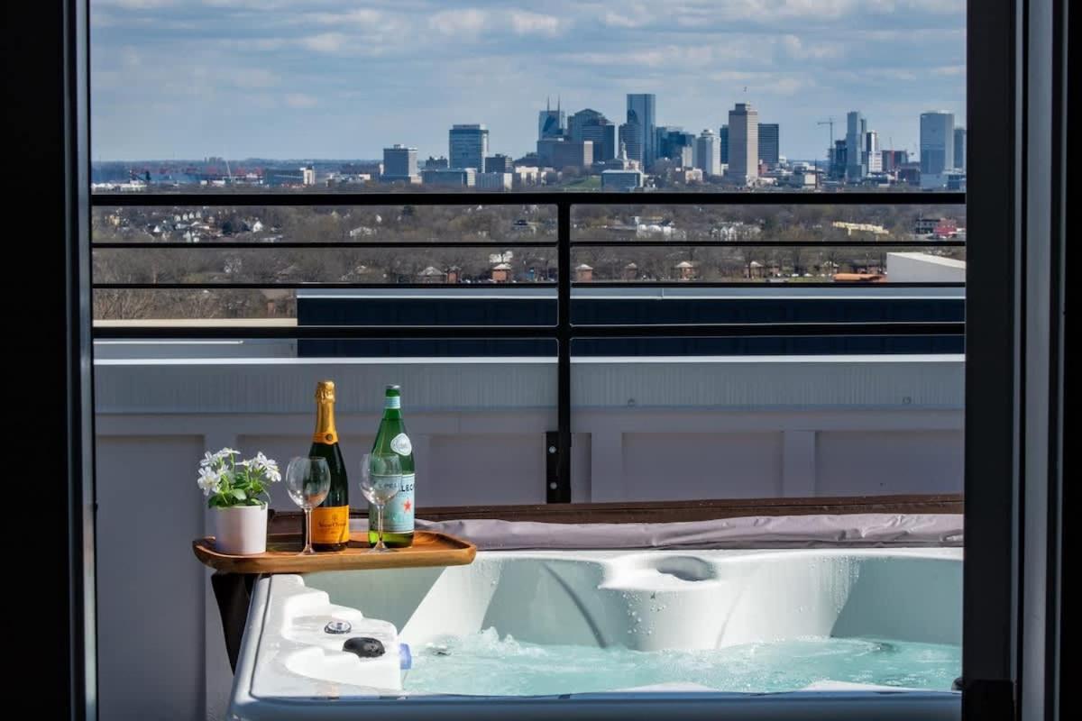 3 Side by Side Nash Homes - Close to Honky Tonks - 5