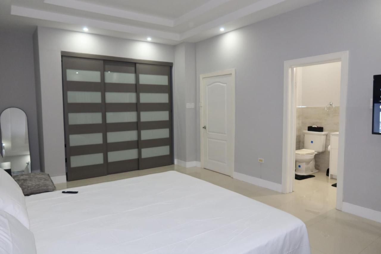 The Haven - Hypermodern Luxury Condo - 2