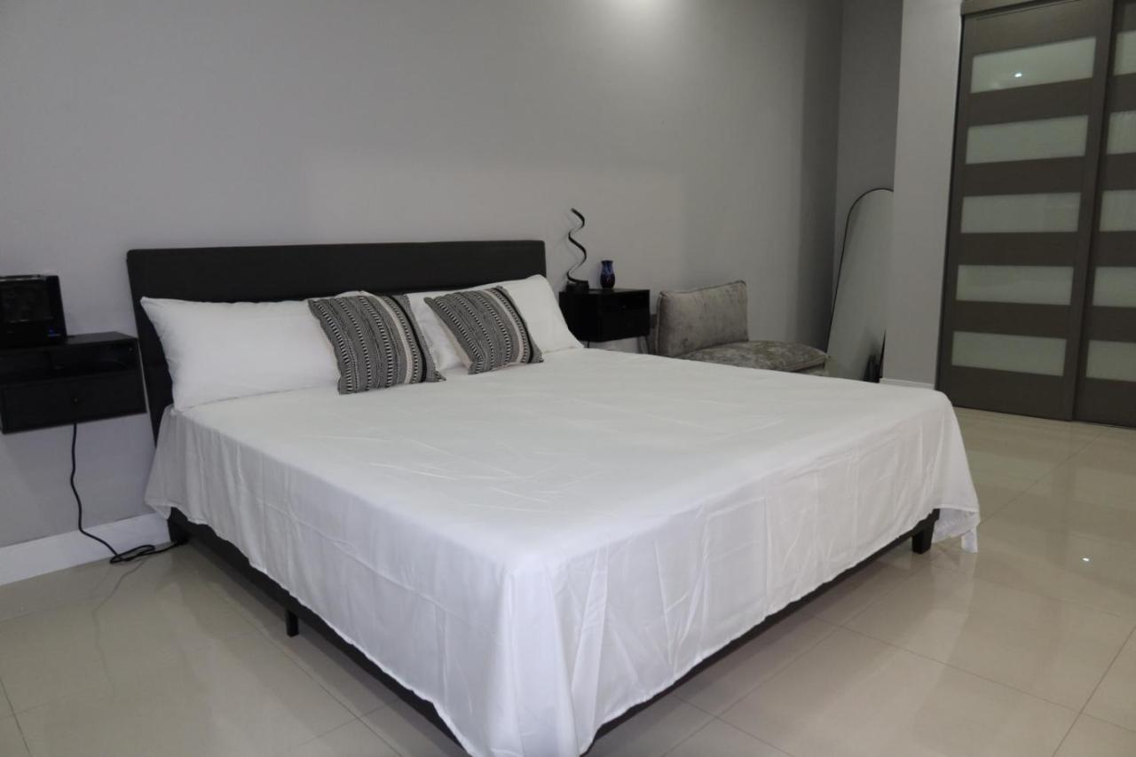 The Haven - Hypermodern Luxury Condo - 4