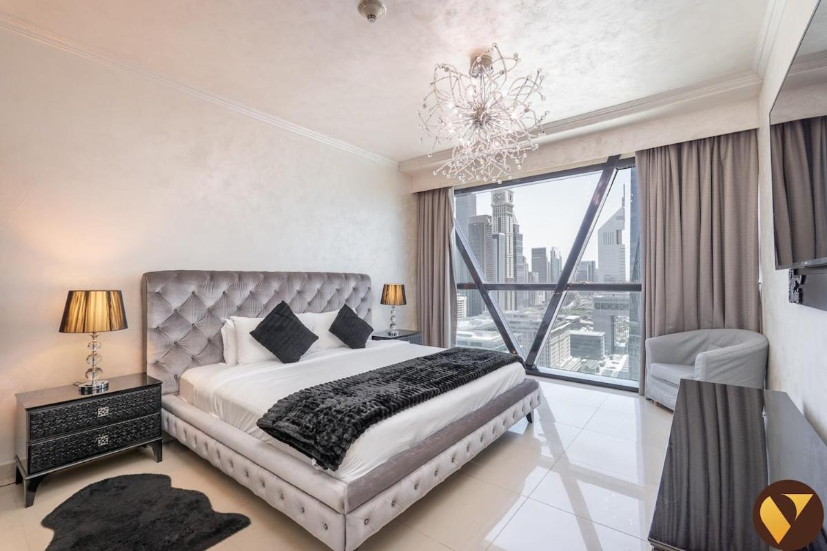 Vogue Vacation Homes, DIFC Damac Park Tower near Museum of The Future, One Bedroom Apartment with Balcony, City Skyline and Museum of The Future View, Access to all Amenities - 4