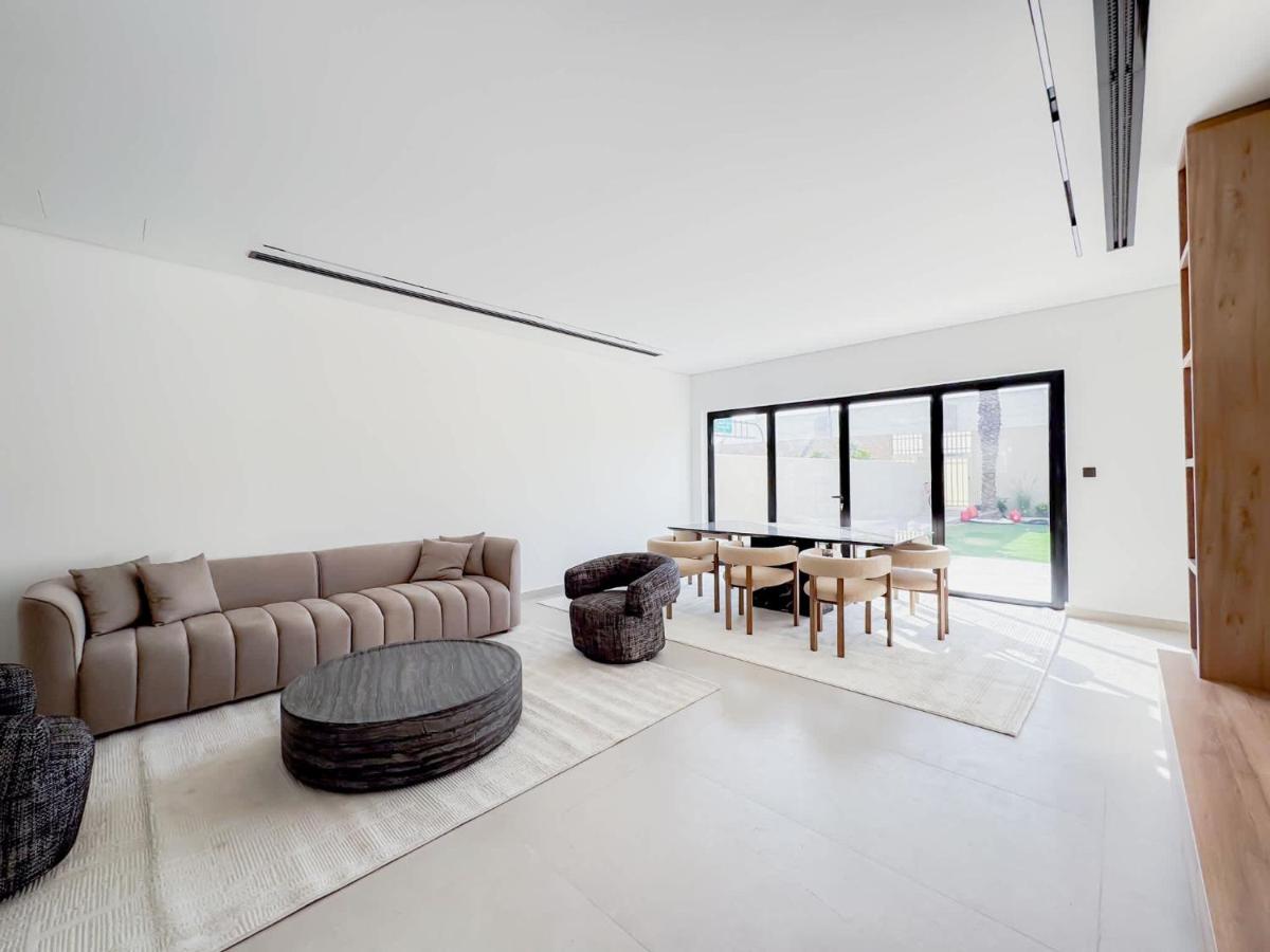 Designer Furnished Villa with Luxury Finishes in Springs 14