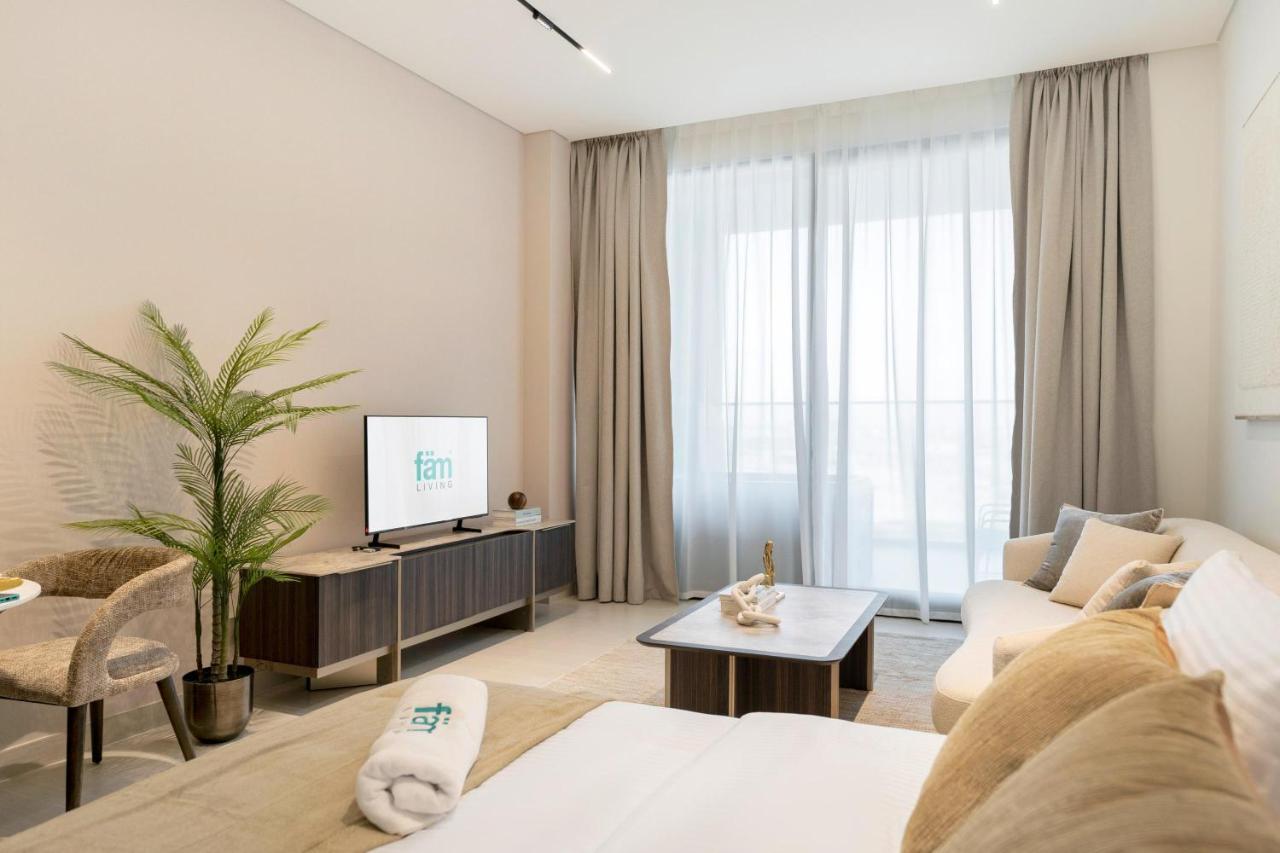 FAM Living Trillionaire Residences Premium Studio with Private Jacuzzi and Canal View