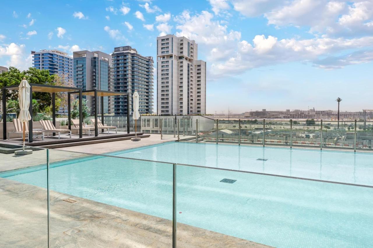FAM Living Trillionaire Residences Premium Studio with Private Jacuzzi and Canal View - 4