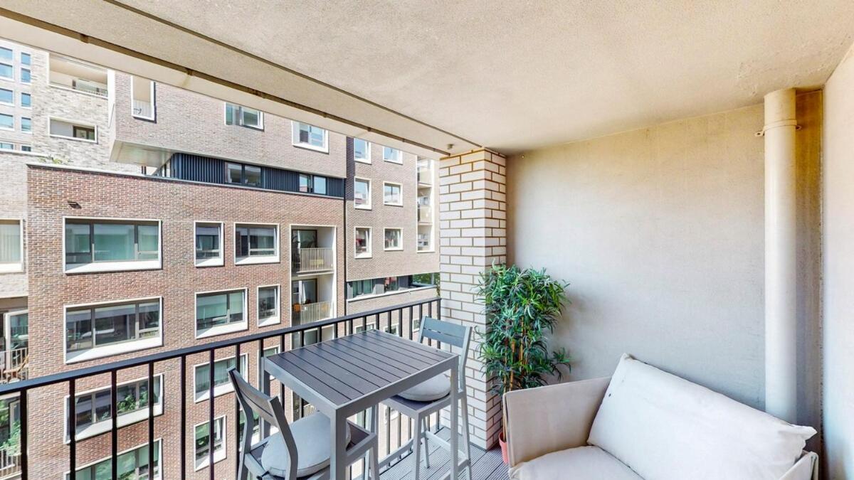 Chic 1 Bed Flat With Balcony Walking Distance to tube - 4