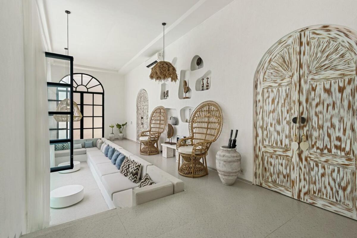 All-White Villa with Pool, Sauna, Firepit & Office - 3