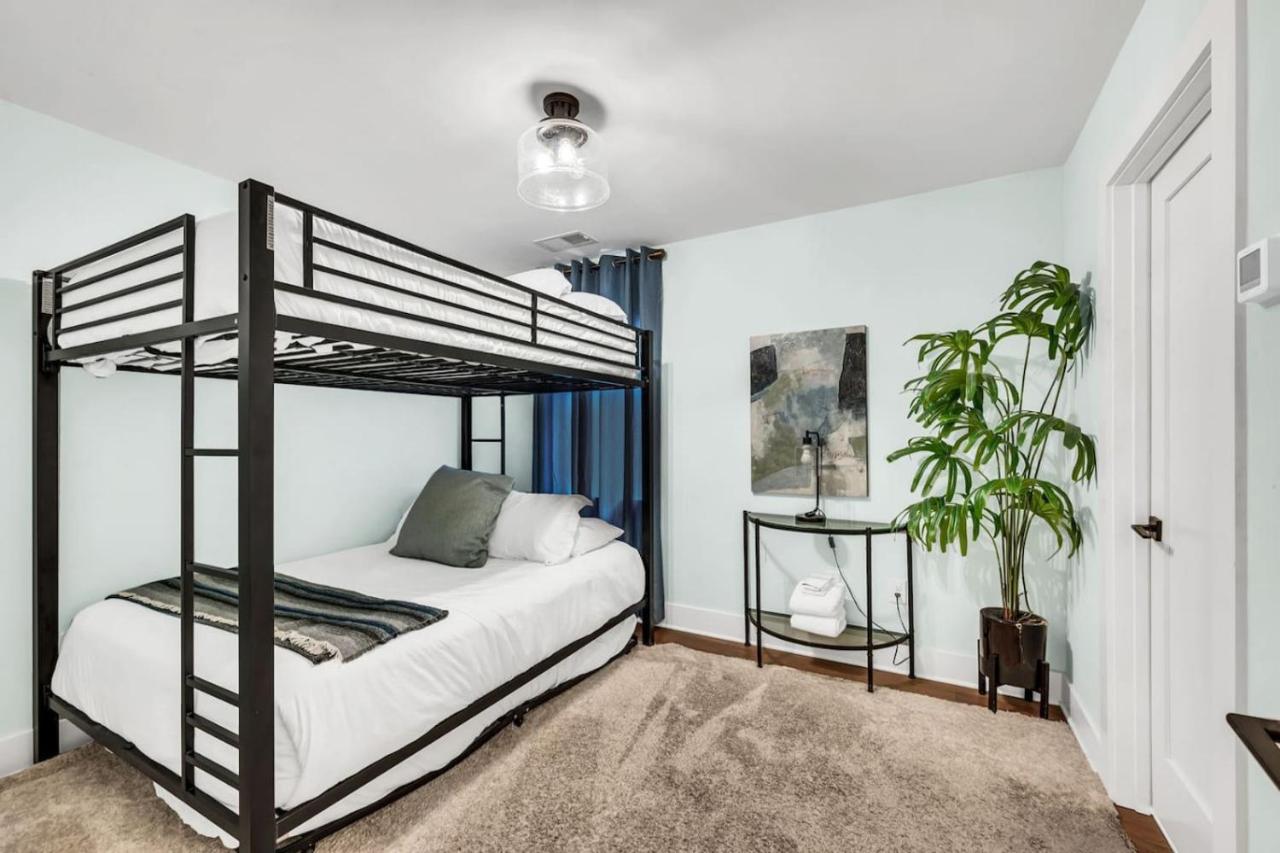 Luxury and Spacious Home with Private Garage and Fire Pit - 2