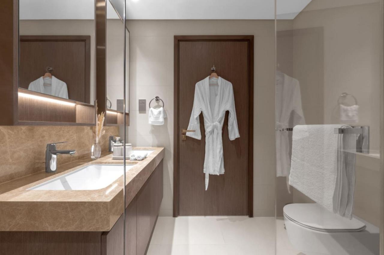 Palm-View 2BR Elie Saab Luxury - 3