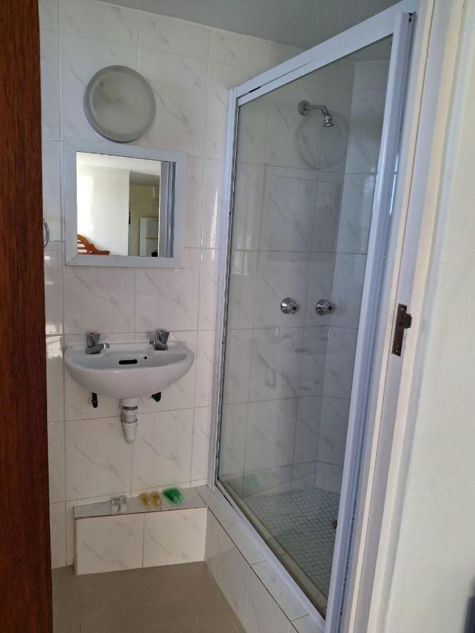 14 Ixia Street,Hout Bay - 3