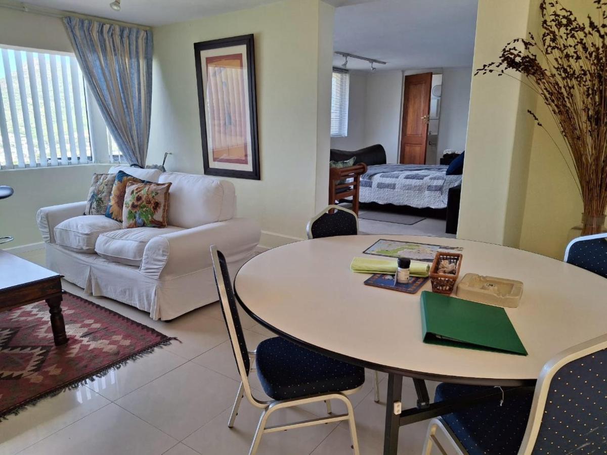 14 Ixia Street,Hout Bay - 2