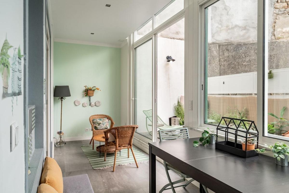 Central T2 with AC and Patio Near Av da Liberdade by Lisbeyond - 2