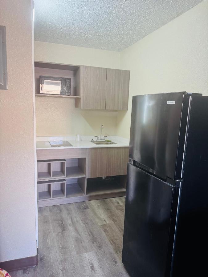 Studios 4 Less — photo 8