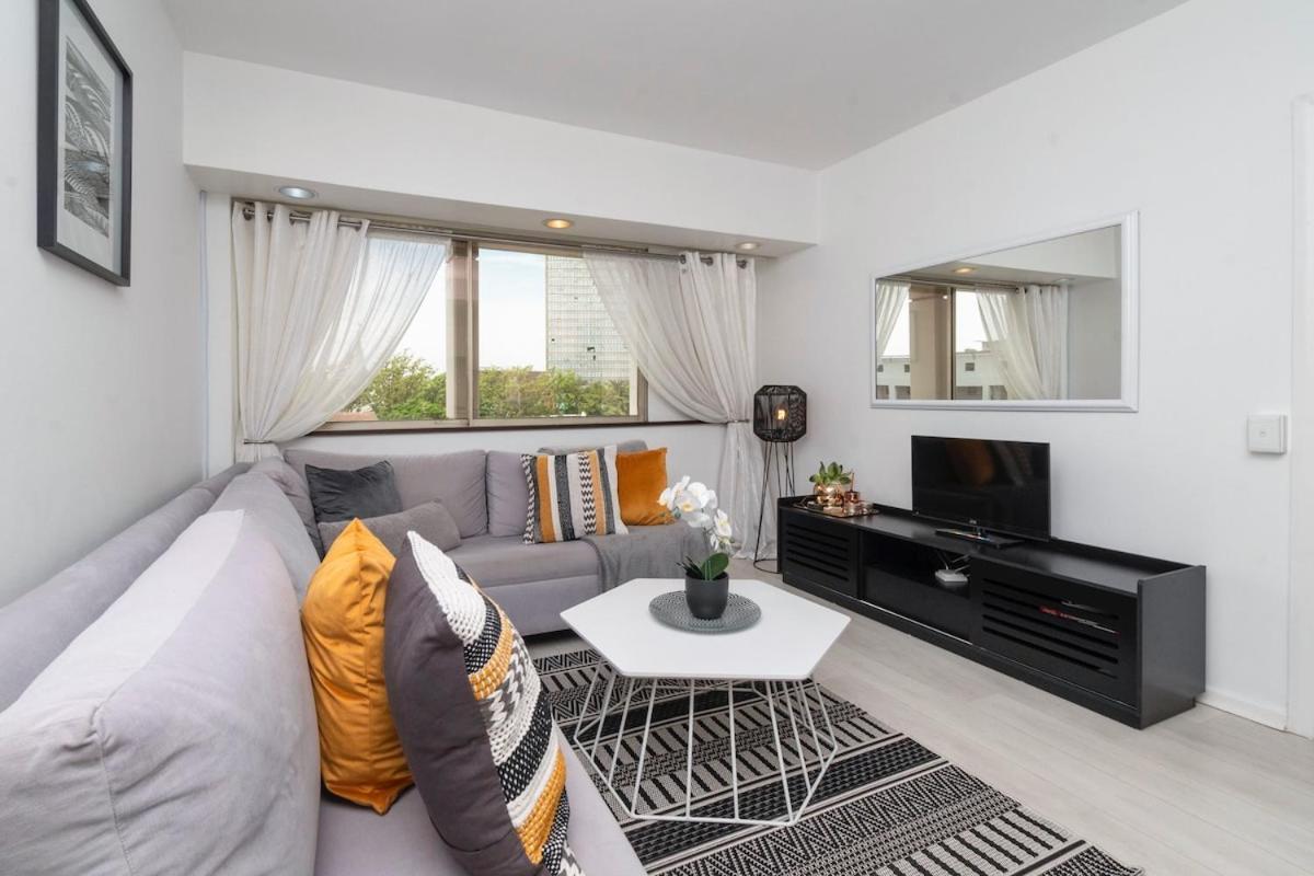 Apartment in Seapoint, Pool and free parking. - 5