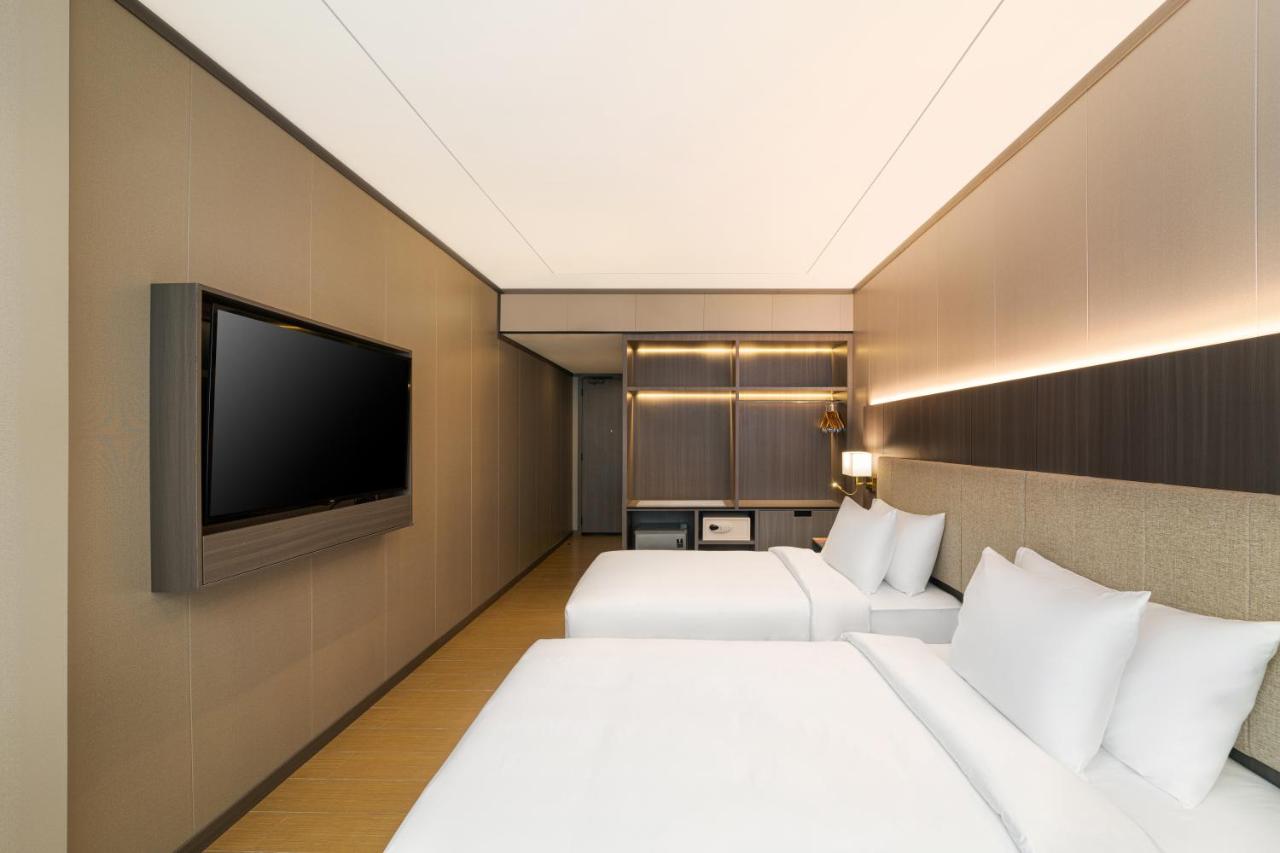 HARRIS Hotel & Suites Nagoya Batam - 5