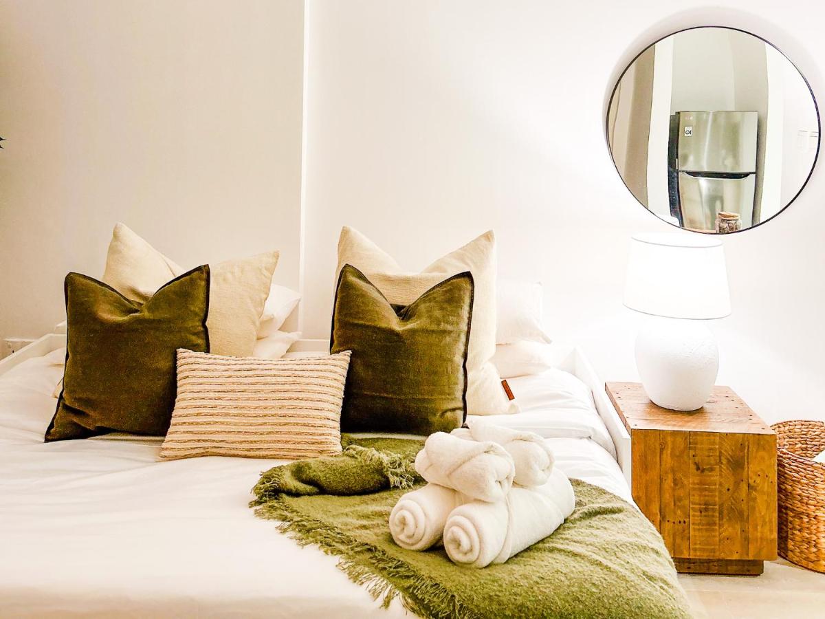 Voyage Studio In Waters Edge - 2