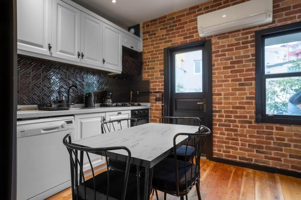 Designed 2BR Rooftop Duplex with Private Terrace - 4