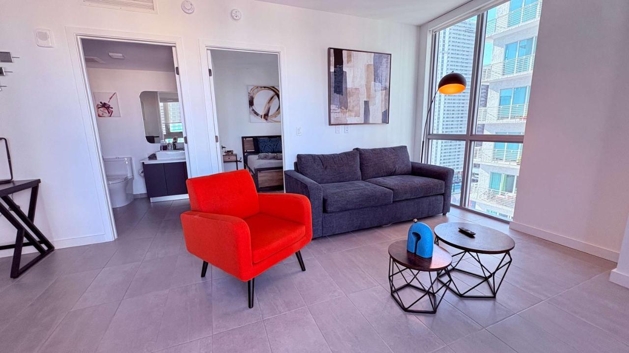 Sky-High oasis heated Pool & Gym Miami Skyline Vista - 2