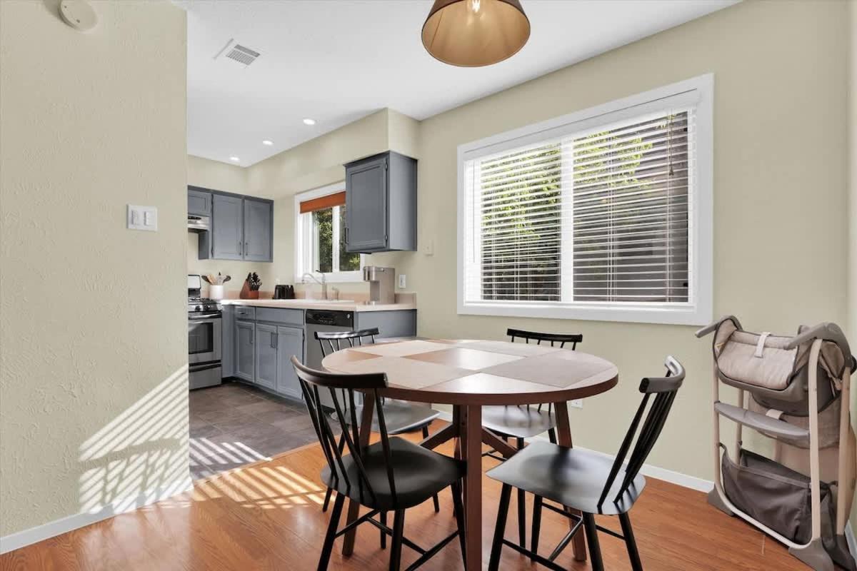 5 Bedroom 4 Bath Zilker Villa Big Yard in Zilker Barton Hills - 3