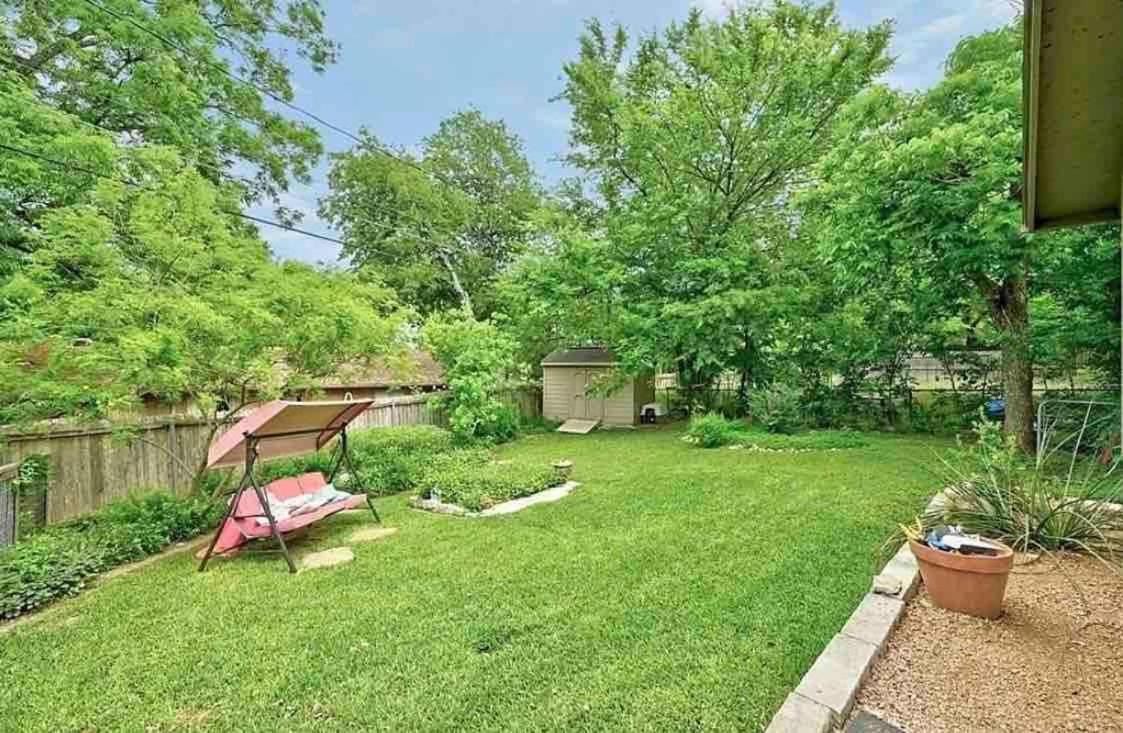 5 Bedroom 4 Bath Zilker Villa Big Yard in Zilker Barton Hills - 4