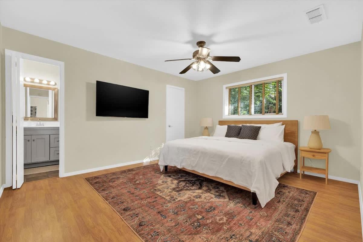 5 Bedroom 4 Bath Zilker Villa Big Yard in Zilker Barton Hills - 5