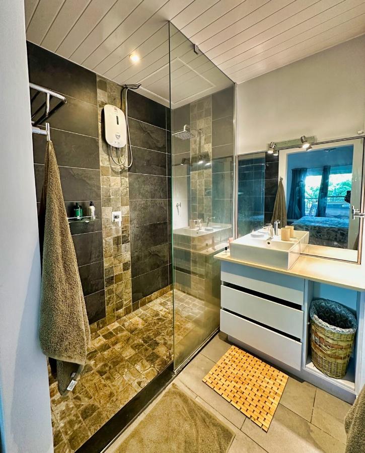 Luxury 2-Bedroom Beach Condo at Bain Boeuf - Pereybere - 3