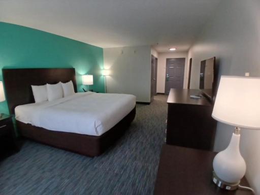 Clairmont Inn & Suites — photo 9