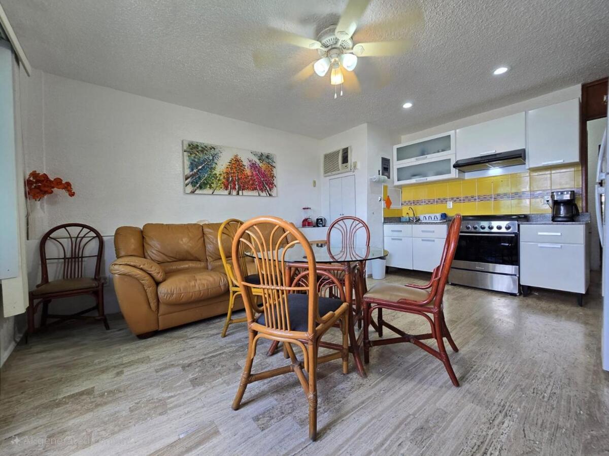 Frente al Mar y Terraza Privada - 2