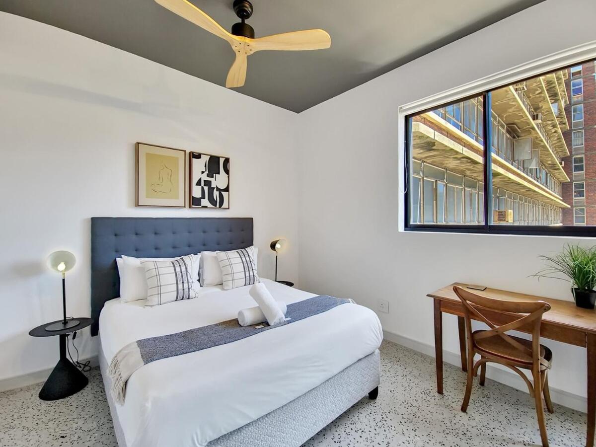 CTICC, secure, hotel type luxury-fast wifi Pool - 2