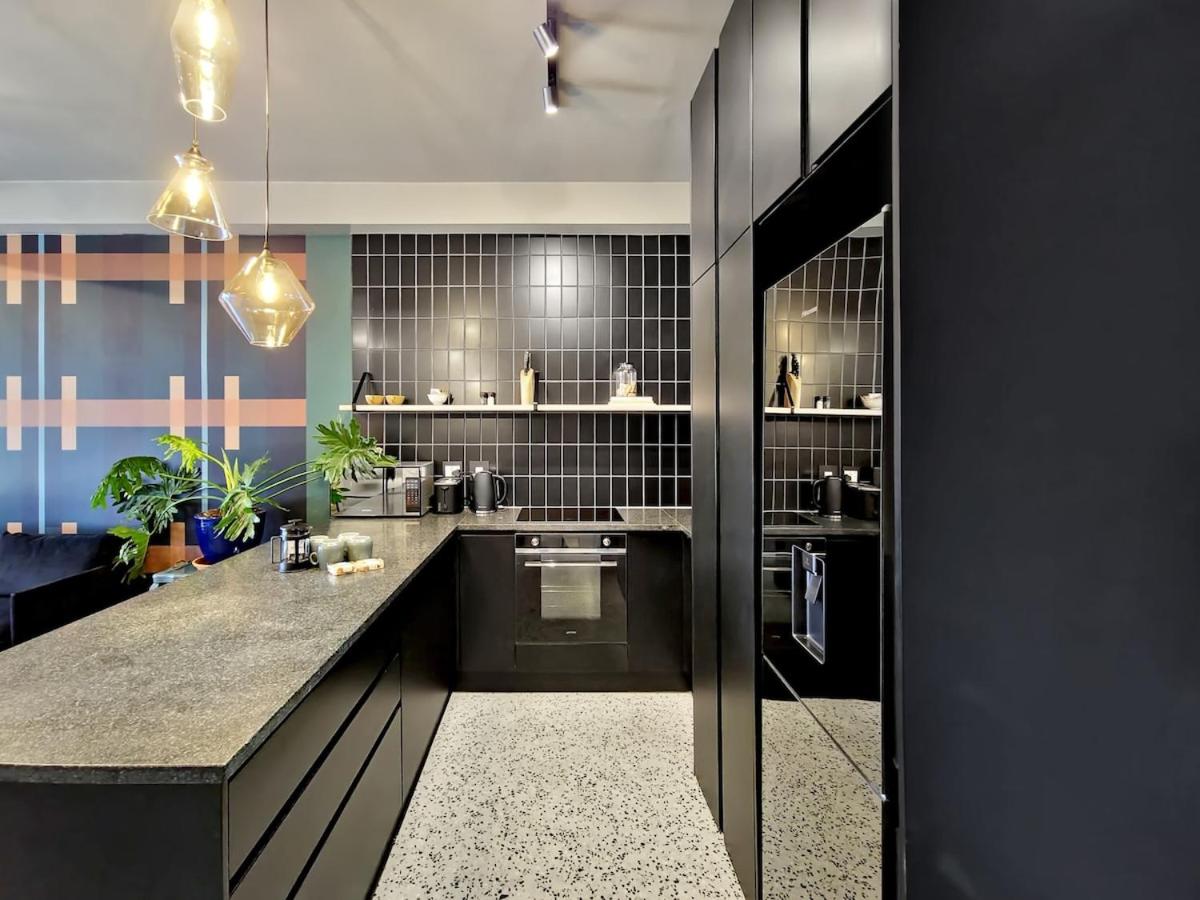 CTICC, secure, hotel type luxury-fast wifi Pool - 3