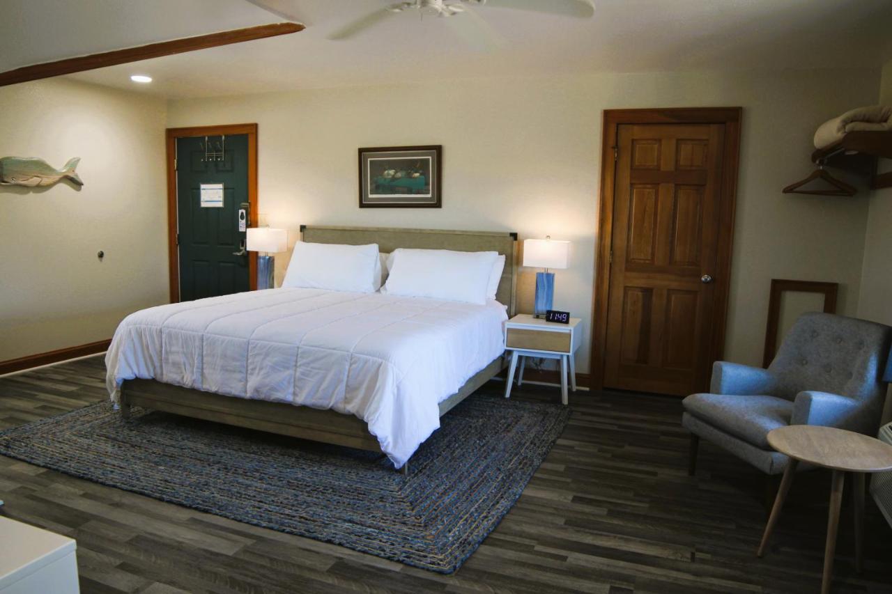 Pony Island Inn — photo 8