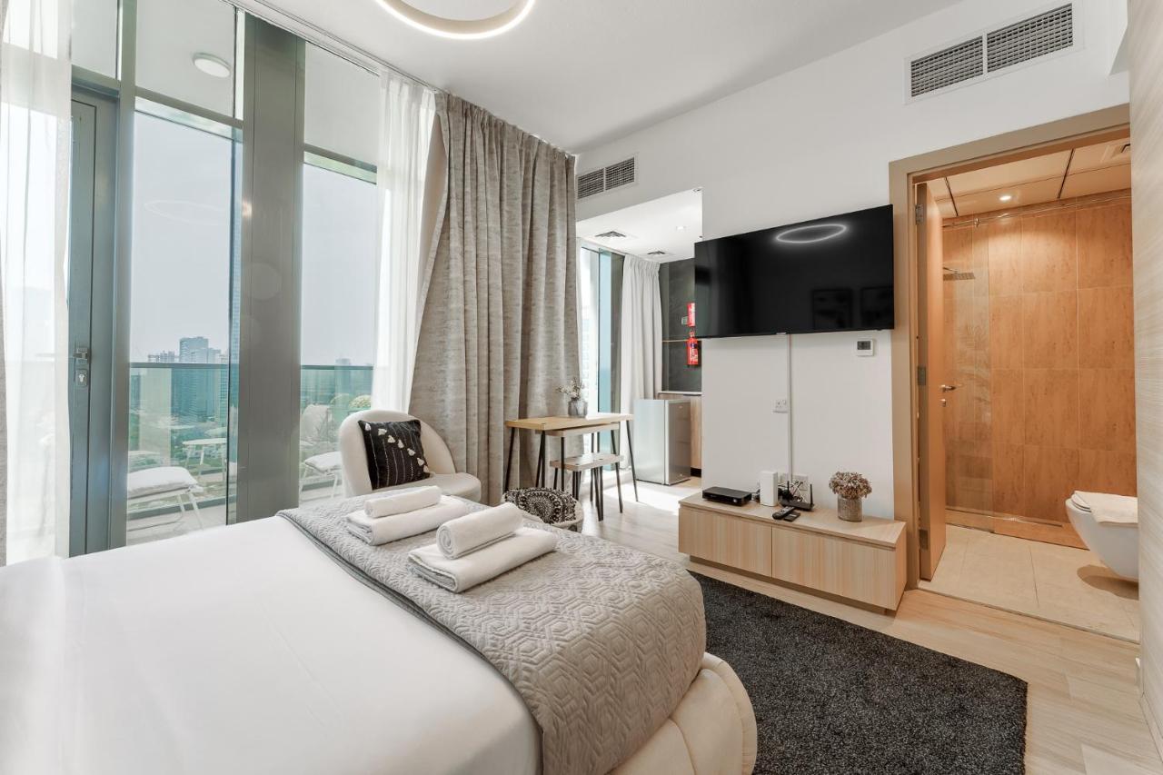 Stylish Studio with Gym & Pool Access