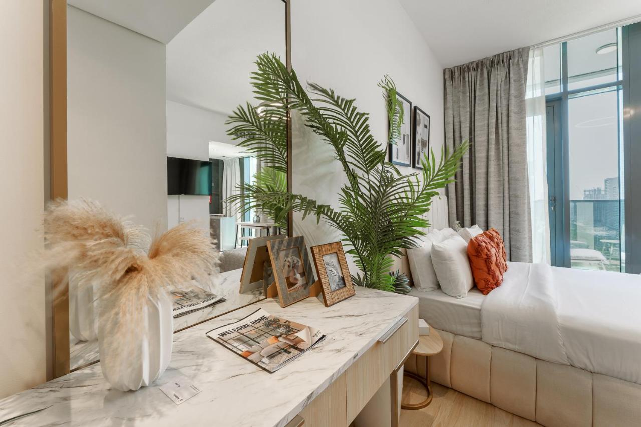 Stylish Studio with Gym & Pool Access - 5