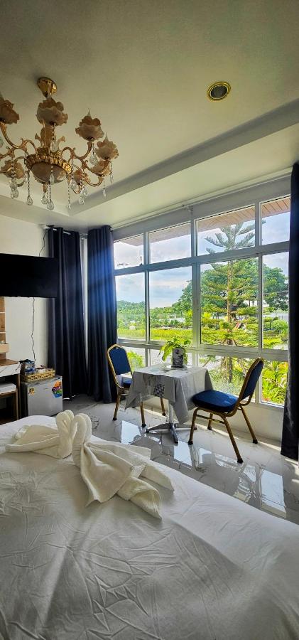 Tiny Island Lake Lodge - 4