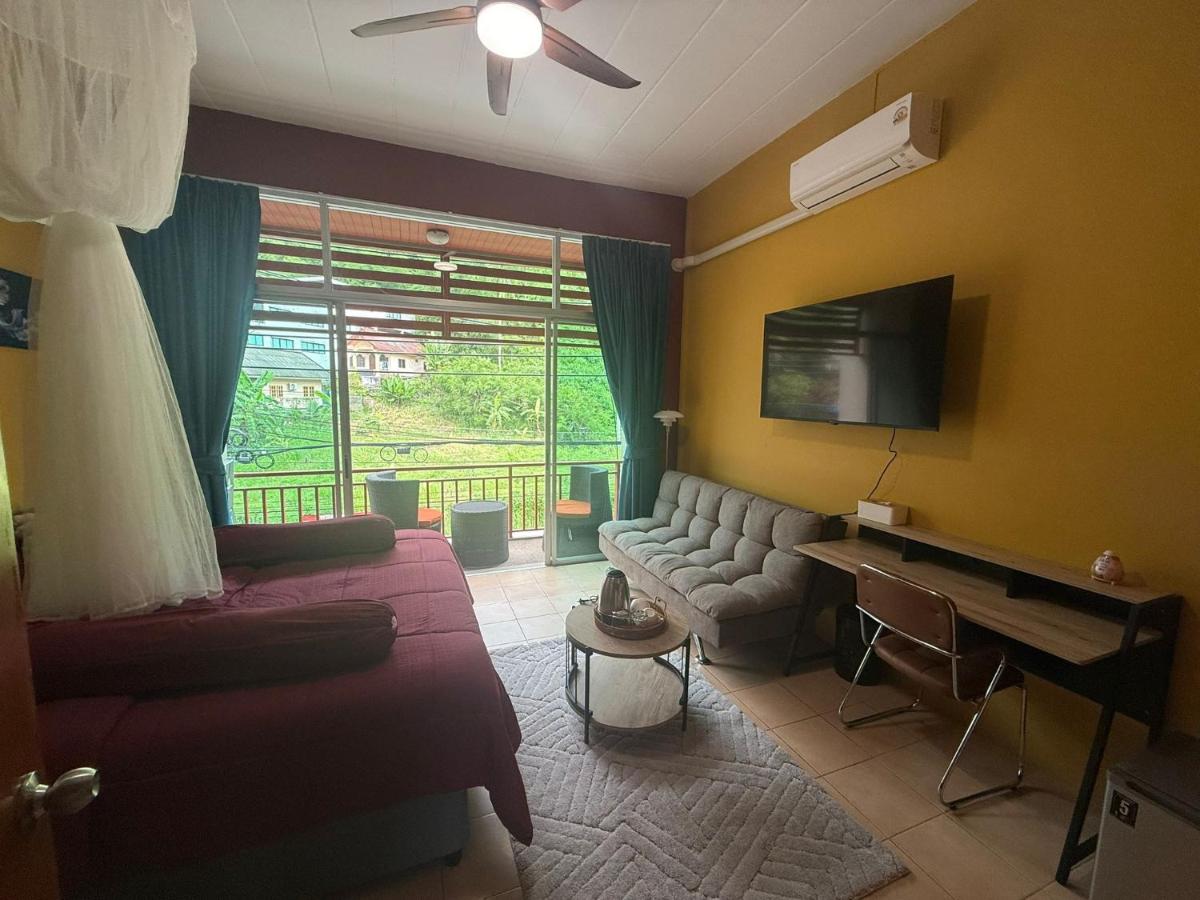 Alura Guesthouse — quarto