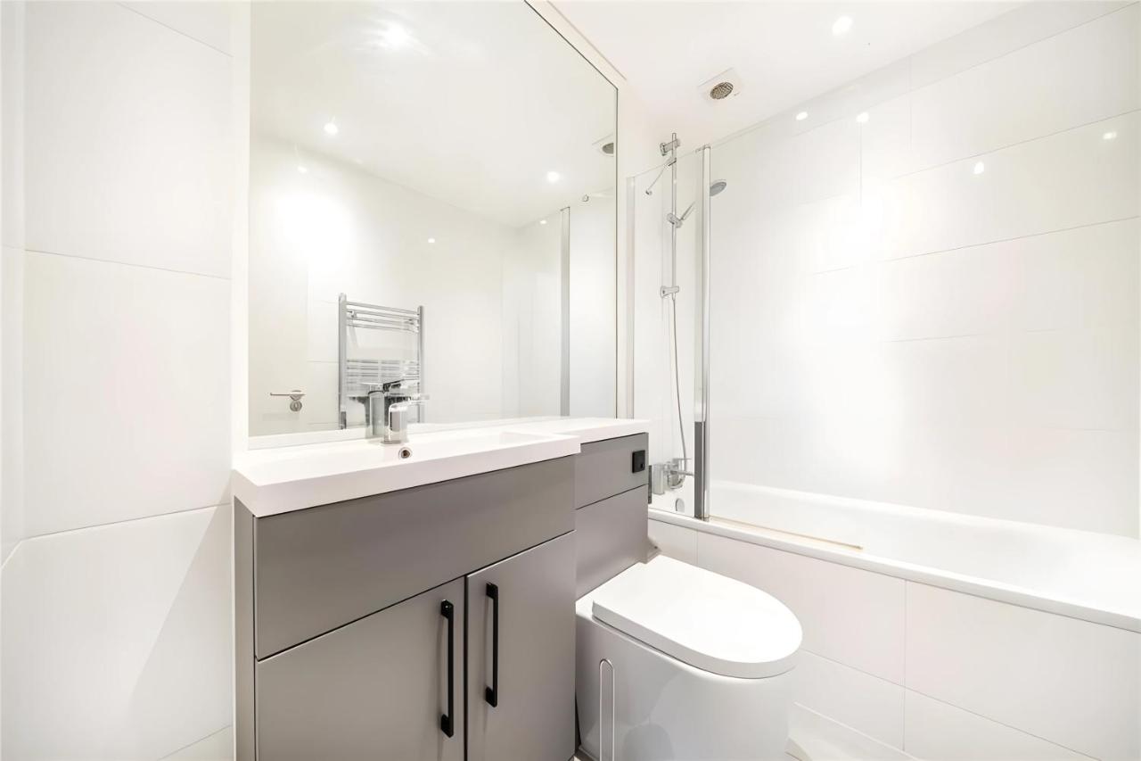 2BD London Luxe Retreat in the Heart of City - 3