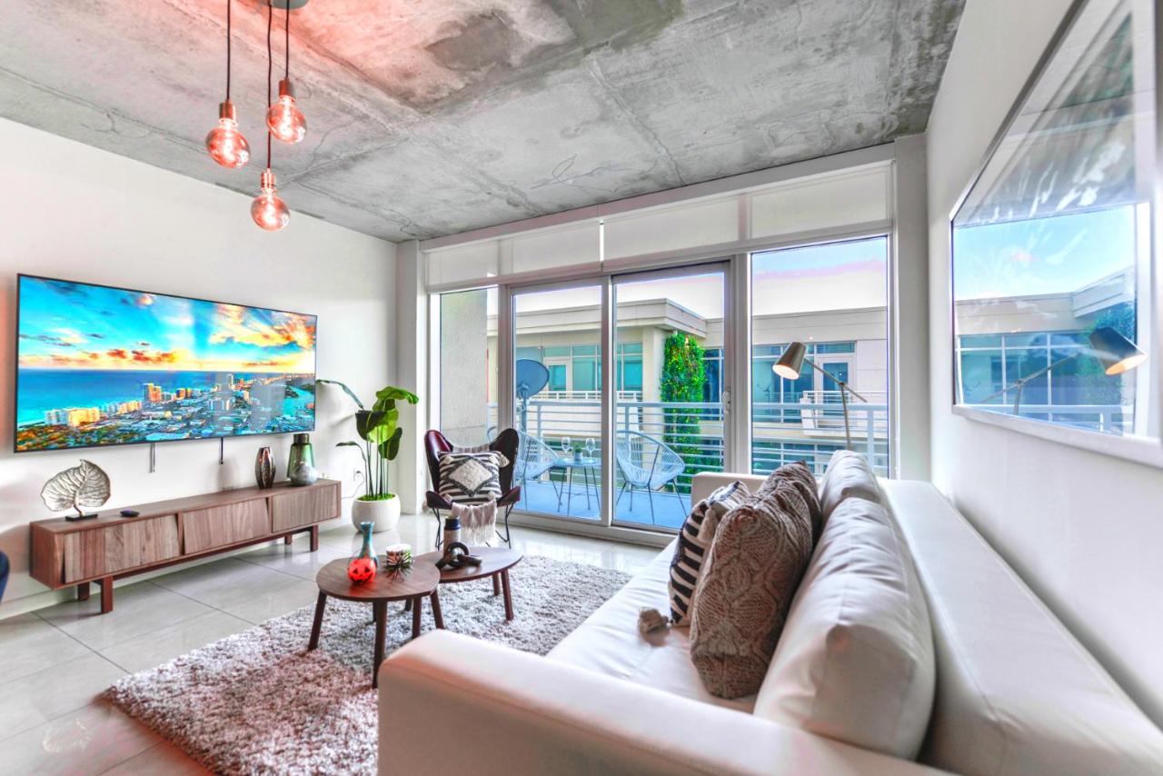 Stylish Midtown Miami Condo - Pool & Prime Location