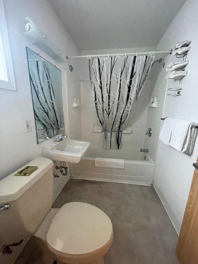 Budget 8 Motel — photo 12