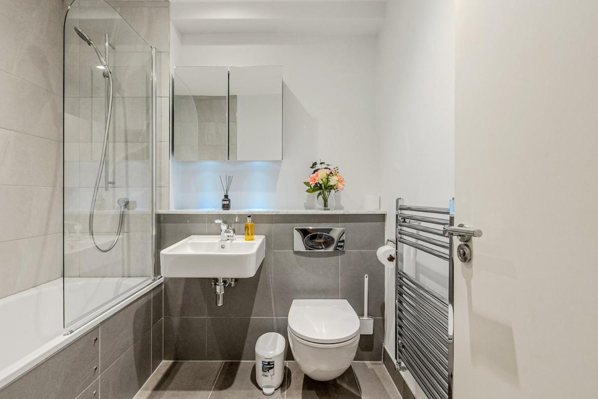 2 BD Soho Luxury Living-High Ceilings Huge Terrace - 3