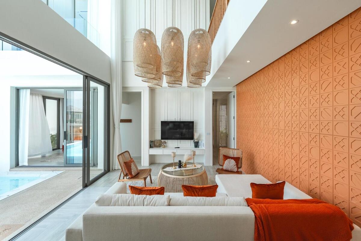 V185 New Modern Villa with Private Pool