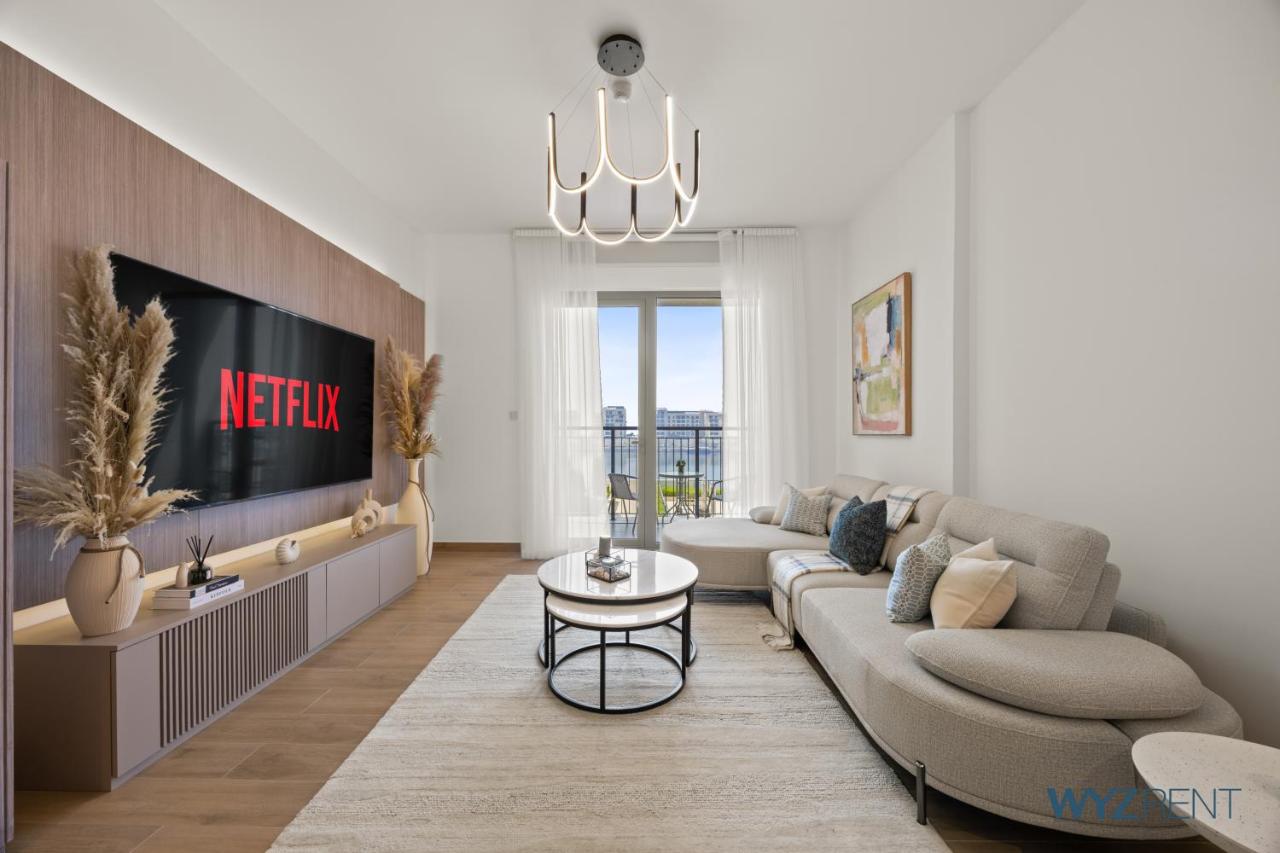 Boho Bayfront 1BR in La Sirene 2 Seaport View