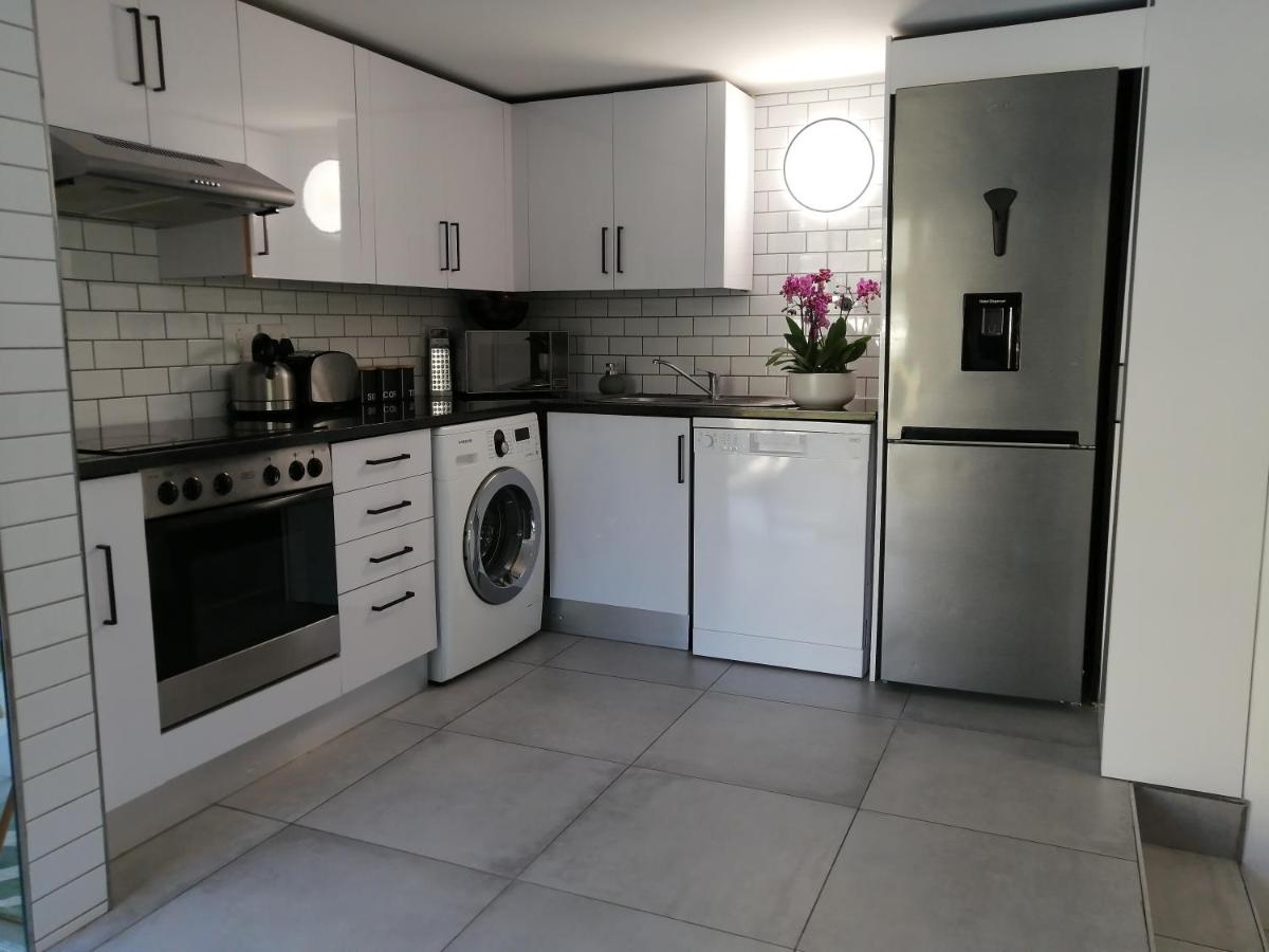 Beach Apartment with magical Mountain and Sea views - 3