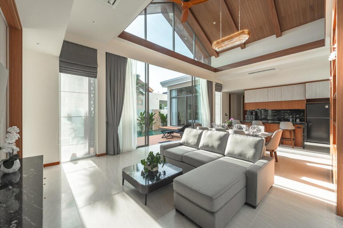 V186 Quiet Glamour Oasis 4BR Poolside Sanctuary - 5